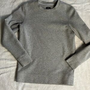 Woman’s Under‎ Armour Crew Neck Sweatshirt Size XS Gray Long Sleeve